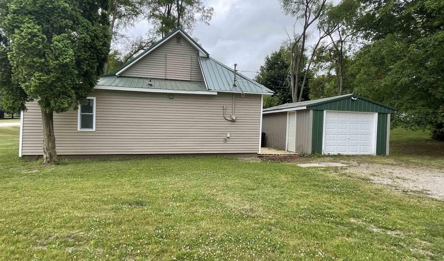 702 N Grafton Ave, Alma, MI 48801 - 3 Beds, 1 Bath