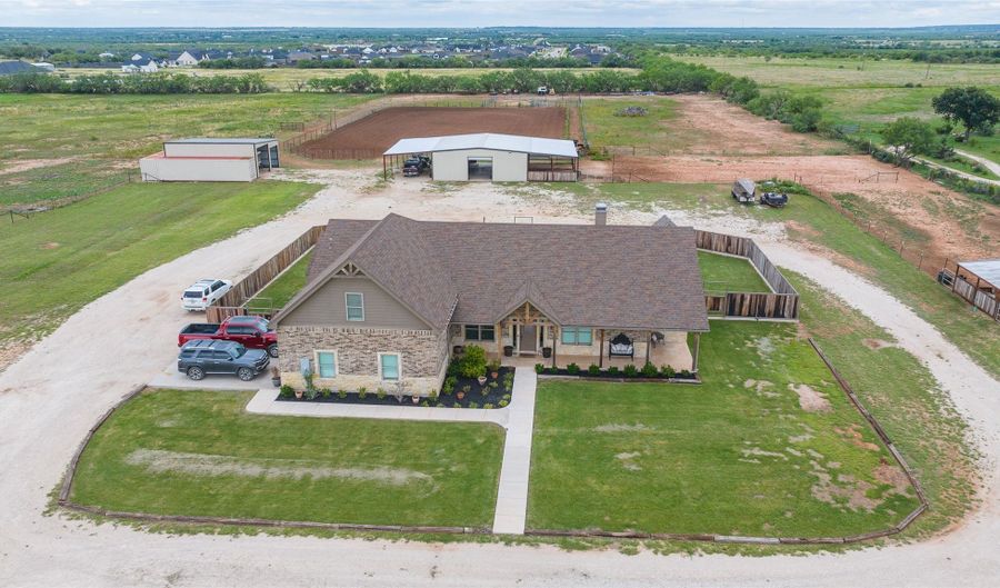 217 Old Coleman Hwy, Abilene, TX 79602 - 4 Beds, 4 Bath