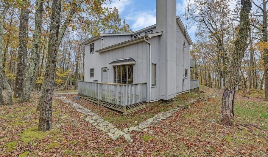 38 Spokane Rd, Albrightsville, PA 18210 - 3 Beds, 2 Bath