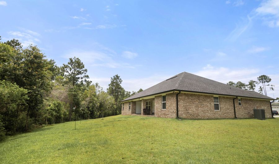 6285 Emerald Lk Dr, Biloxi, MS 39532 - 4 Beds, 2 Bath
