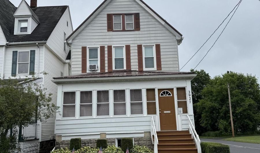 2927 Pine Ave, Altoona, PA 16601 - 3 Beds, 1 Bath