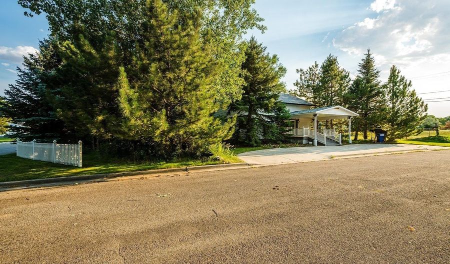 503 W Foote St, Buffalo, WY 82834 - 1 Beds, 2 Bath