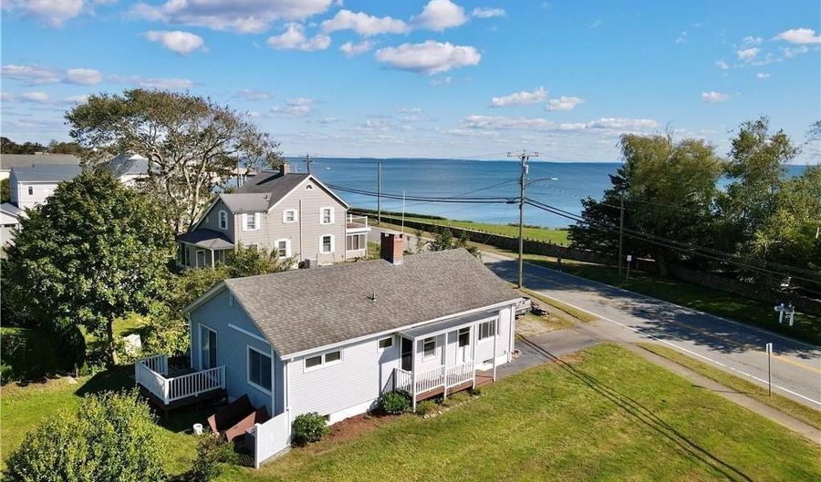 366 Maple Ave, Old Saybrook, CT 06475 - 2 Beds, 2 Bath