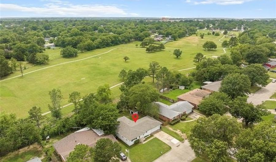232 Campbell, Ardmore, OK 73401 - 3 Beds, 2 Bath