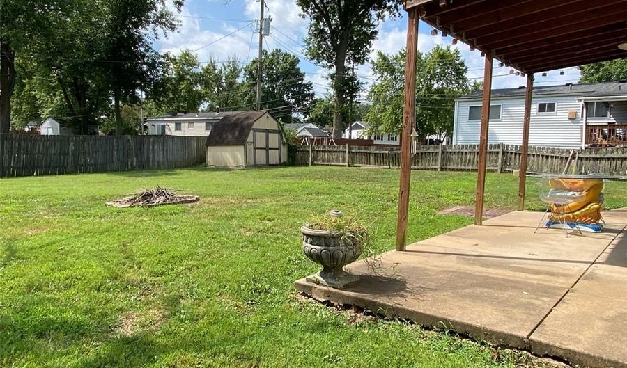 490 Spruce Ct, Arnold, MO 63010 - 3 Beds, 1 Bath