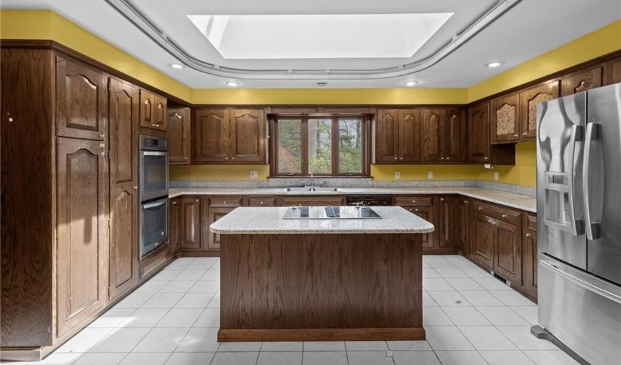 300 Twin River Rd, Lincoln, RI 02865 - 3 Beds, 3 Bath