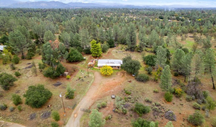 16578 Blue Horse Rd, Anderson, CA 96007 - 2 Beds, 2 Bath