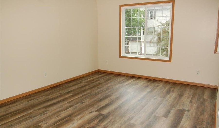 15541 Float Ln, Apple Valley, MN 55124 - 2 Beds, 2 Bath