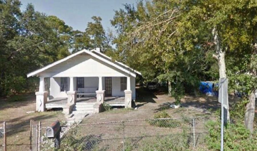 1768 Magnolia St, Gulfport, MS 39507 - 3 Beds, 1 Bath