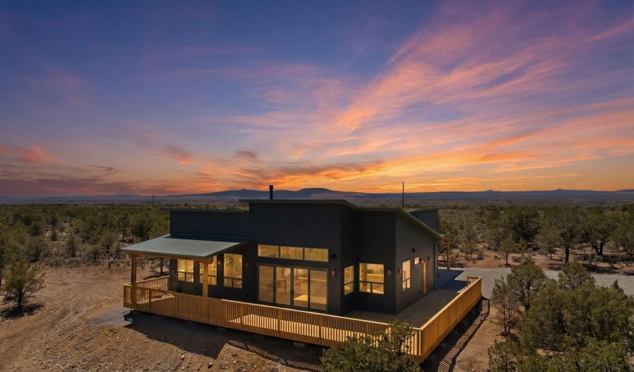 102 Spanish Peaks Rd, Arroyo Hondo, NM 87513 - 2 Beds, 2 Bath