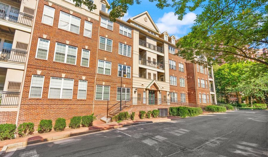 1321 N ADAMS Ct 201, Arlington, VA 22201 - 2 Beds, 1 Bath