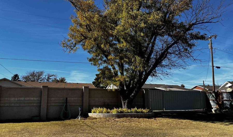 311 Avenue J, Beaver, OK 73932 - 4 Beds, 3 Bath