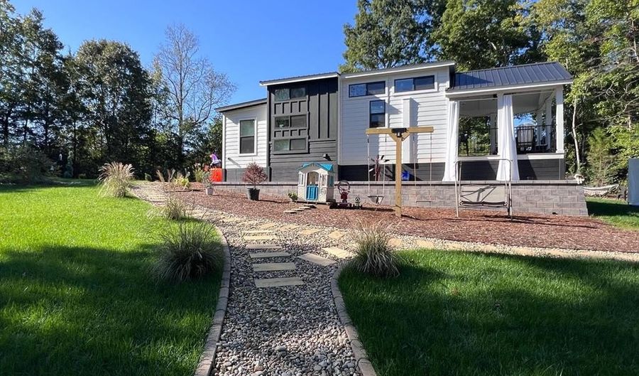 1530 Prince Rd, Big Sandy, TN 38221 - 3 Beds, 1 Bath
