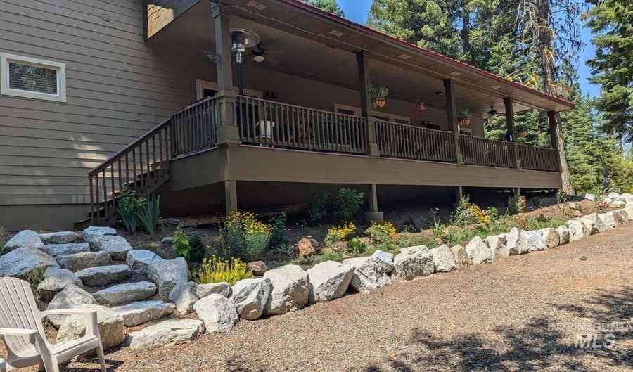 578 Hatch Rd, Cascade, ID 83611 - 2 Beds, 2 Bath
