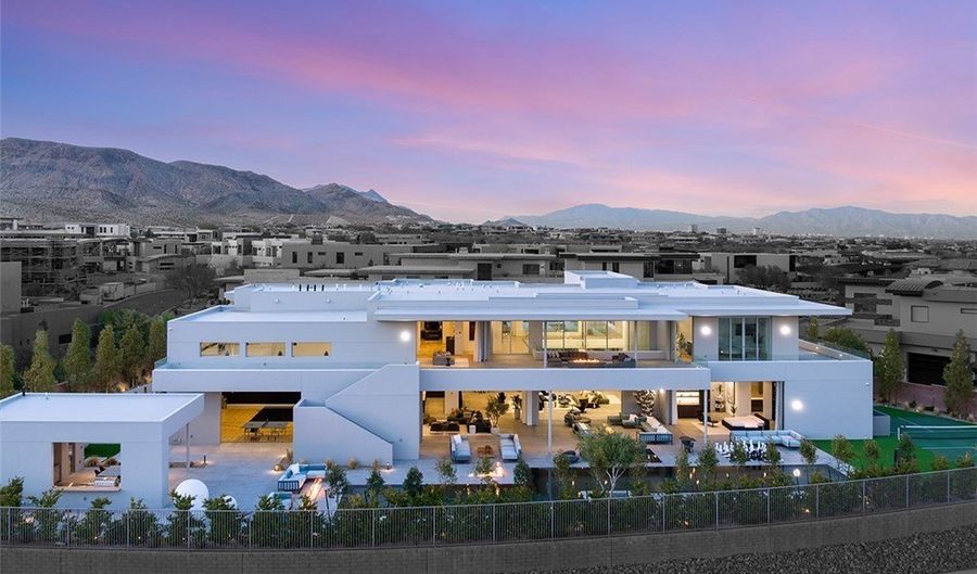 14 Magic Stone Ln, Las Vegas, NV 89135 - 6 Beds, 90 Bath