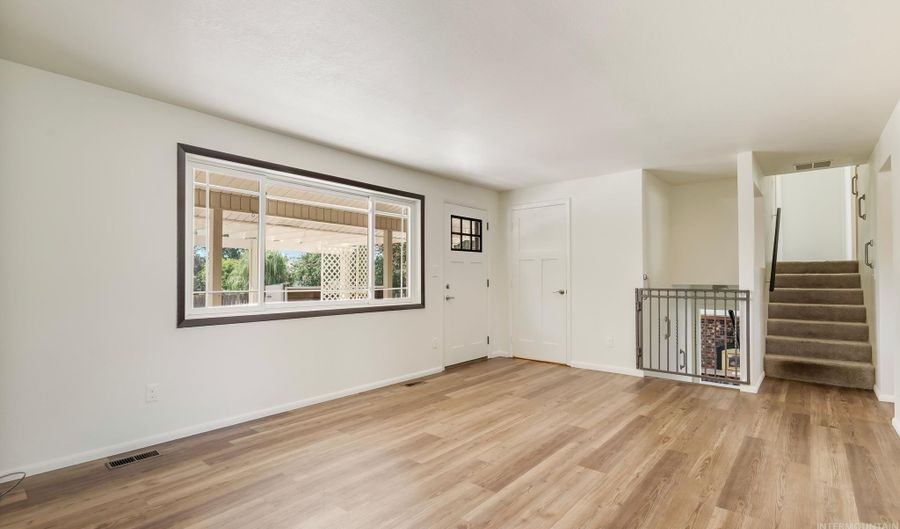 10955 Runway Dr, Boise, ID 83714 - 4 Beds, 3 Bath