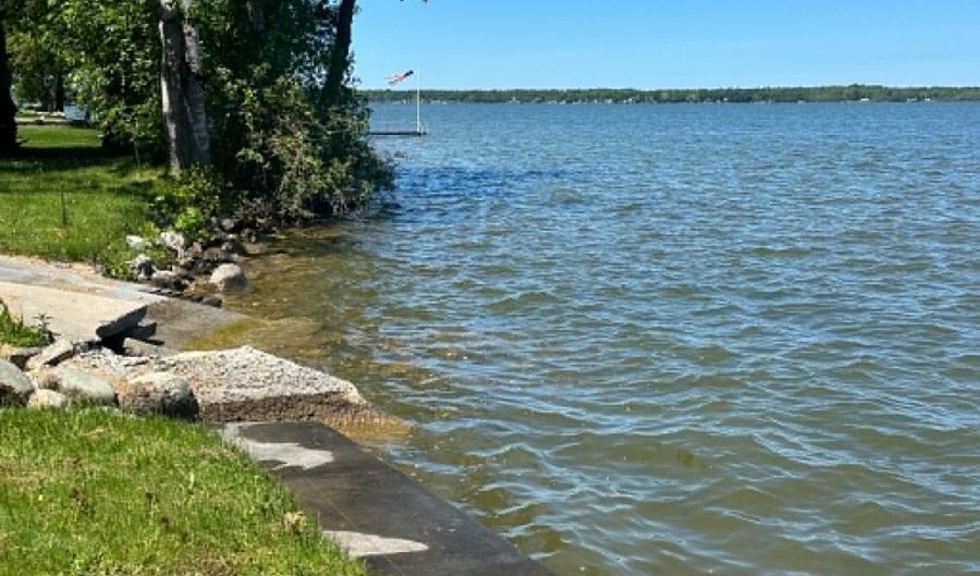 9363 W Long Lake Rd, Alpena, MI 49707 - 4 Beds, 3 Bath