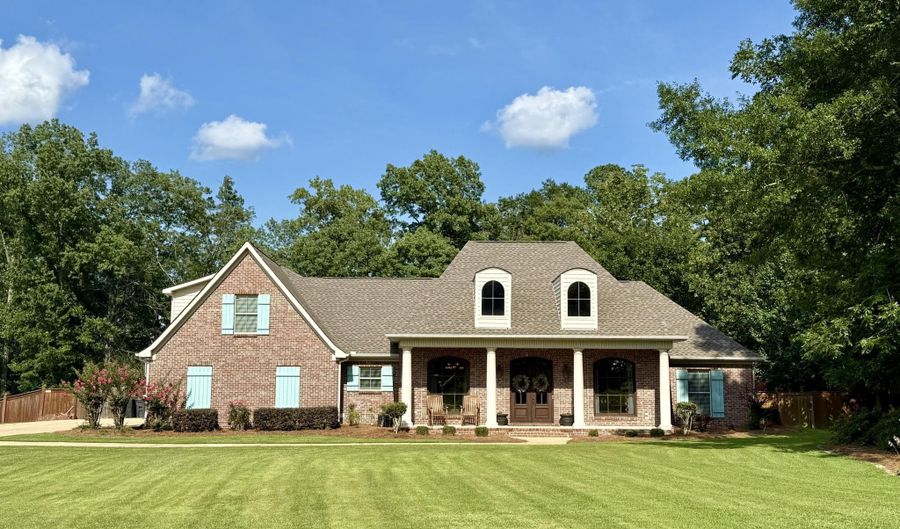 208 Kitty Hawk Cir, Brandon, MS 39047 - 5 Beds, 4 Bath