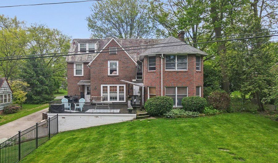 705 Overlook Dr, Alliance, OH 44601 - 4 Beds, 4 Bath