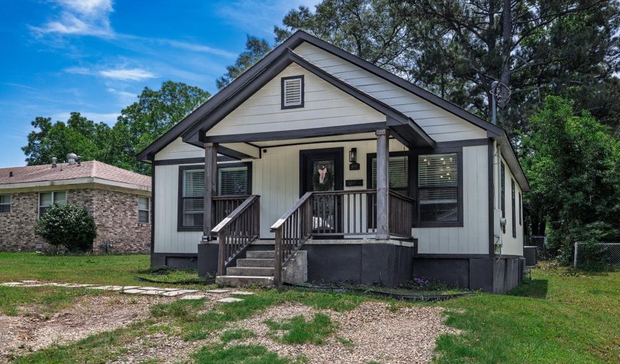 1647 Gresham St, Arkadelphia, AR 71923 - 4 Beds, 2 Bath