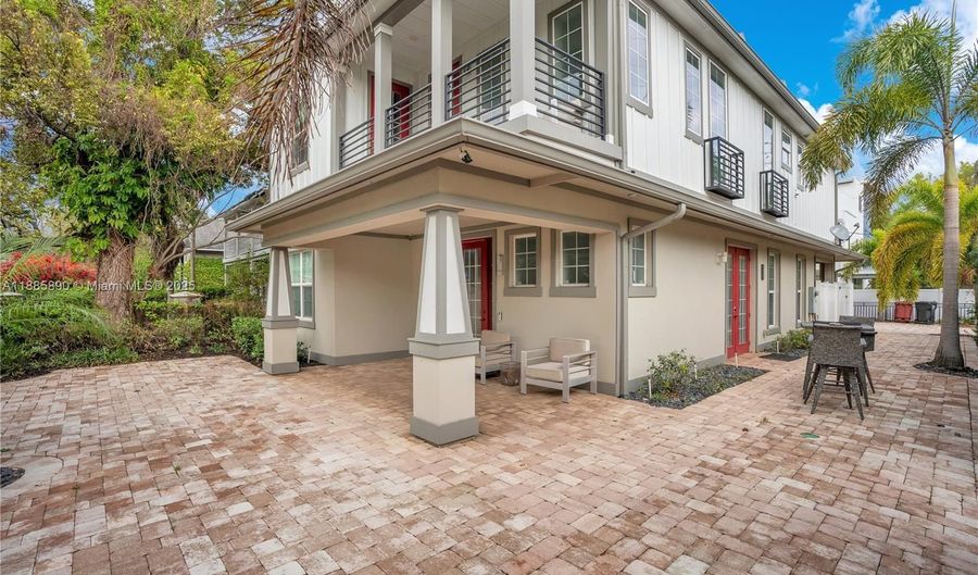 555 Peachtree Rd, Orlando, FL 32804 - 4 Beds, 3 Bath