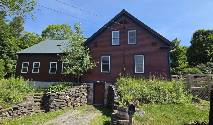 128 Elm St, Cabot, VT 05647 - 8 Beds, 4 Bath