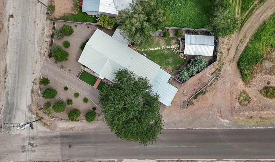 709 N 2nd St, Alpine, TX 79830 - 4 Beds, 2 Bath