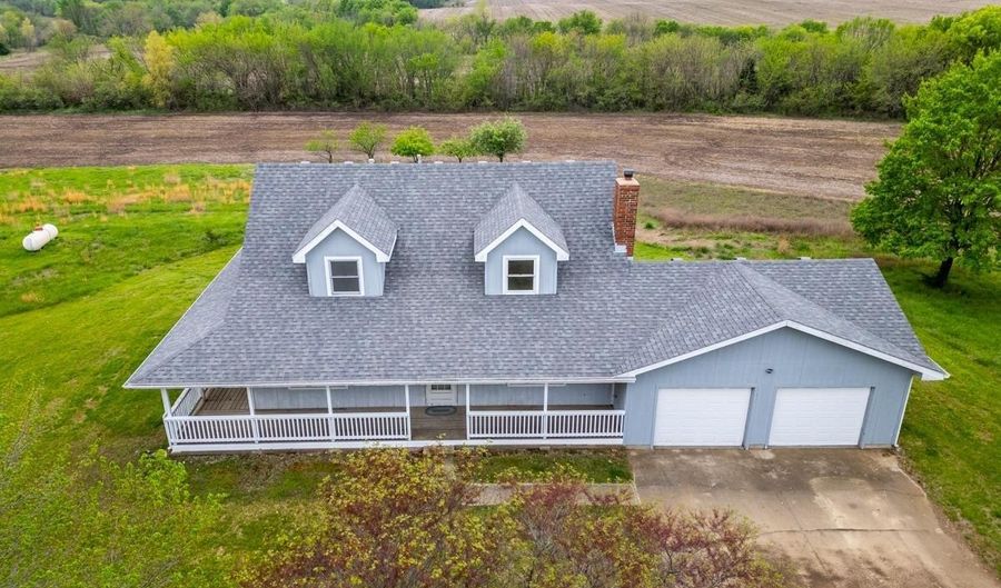 13827 SW 81st St, Auburn, KS 66402 - 3 Beds, 3 Bath