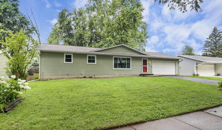 106 Violet Cir, Madison, WI 53714 - 3 Beds, 2 Bath