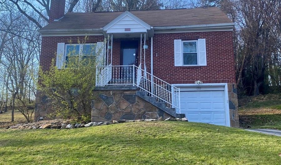 1213 East Dr, Bluefield, WV 24701 - 3 Beds, 2 Bath