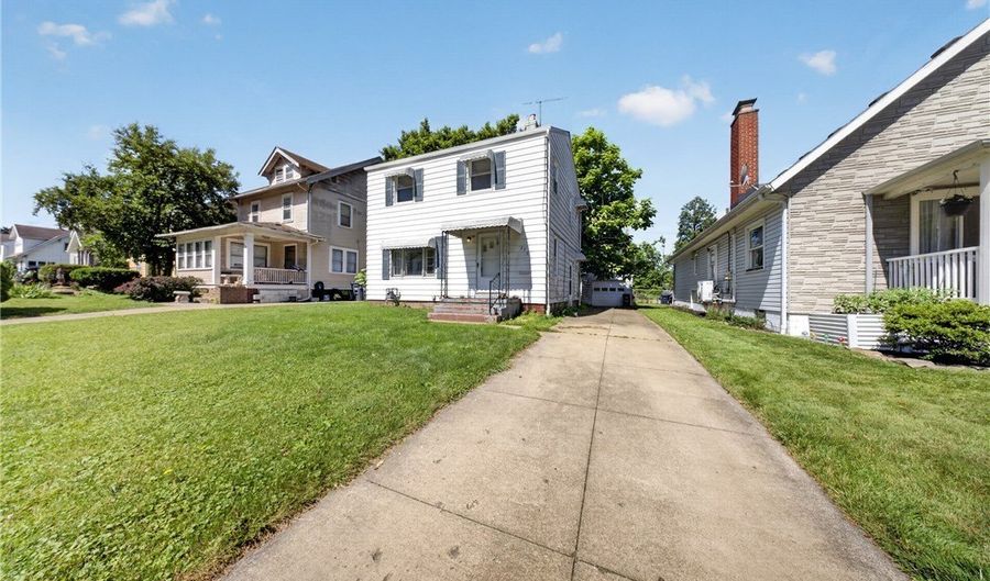 378 Hillwood Dr, Akron, OH 44320 - 3 Beds, 1 Bath