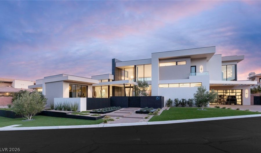 81 Hawk Ridge Dr, Las Vegas, NV 89135 - 4 Beds, 5 Bath