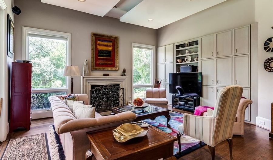 14900 Winnwood Rd, Addison, TX 75254 - 3 Beds, 4 Bath