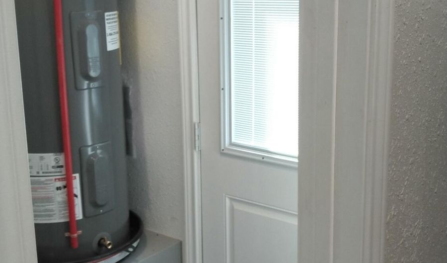 1101 A 14th St, Abernathy, TX 79311 - 2 Beds, 1 Bath
