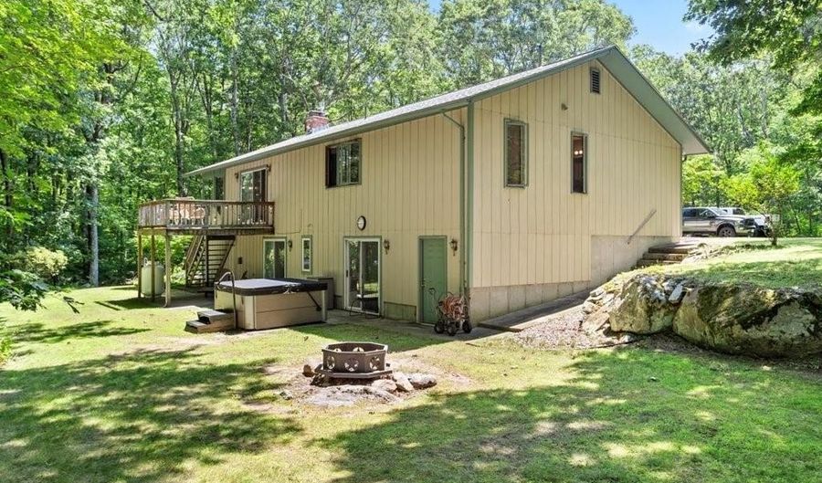 515 Williams Crossing Rd, Coventry, RI 02816 - 3 Beds, 3 Bath