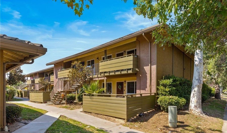 2041 E Grand Ave 34, Escondido, CA 92027 - 2 Beds, 2 Bath