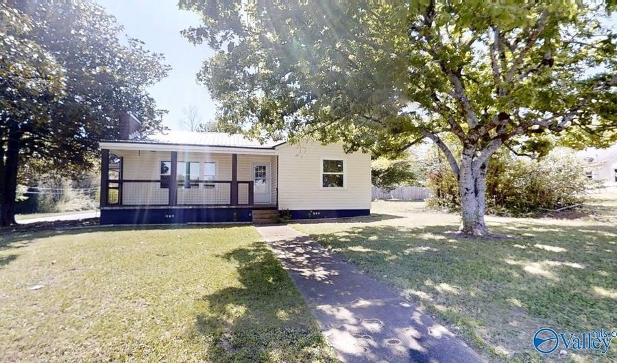 924 Guntersville Rd, Arab, AL 35016 - 3 Beds, 2 Bath