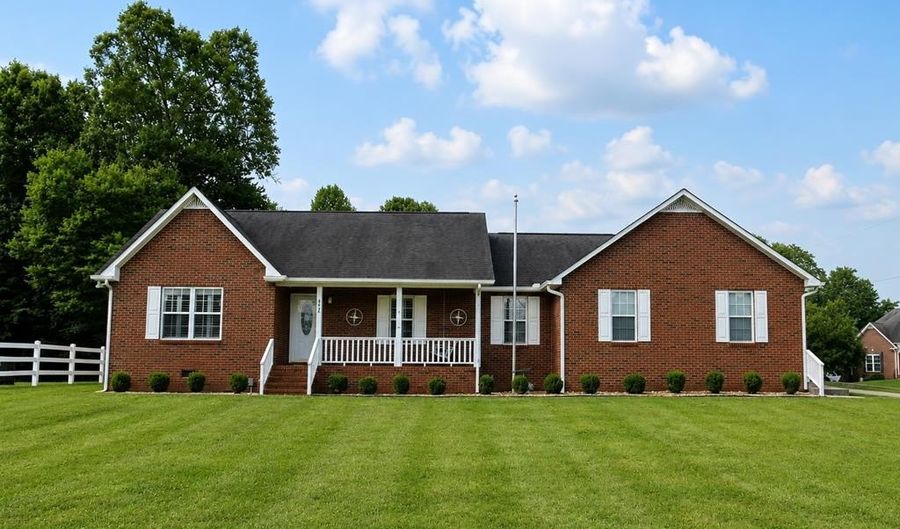 372 Brookside Dr, Algood, TN 38506 - 3 Beds, 2 Bath