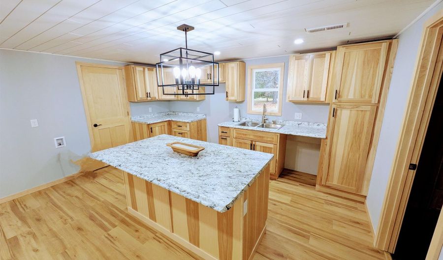 2009 9th Ave, Adams, WI 53910 - 1 Beds, 1 Bath