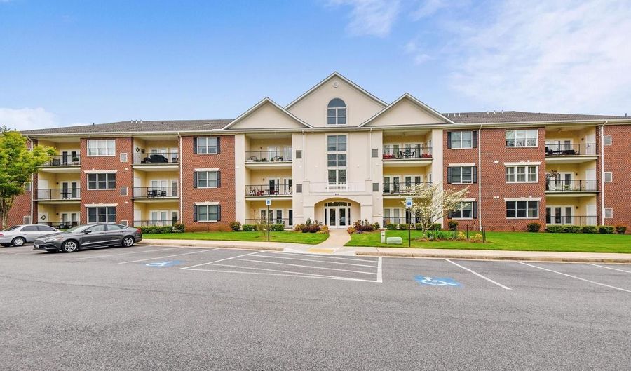 805 COXSWAIN Way #205, Annapolis, MD 21401 - 2 Beds, 2 Bath