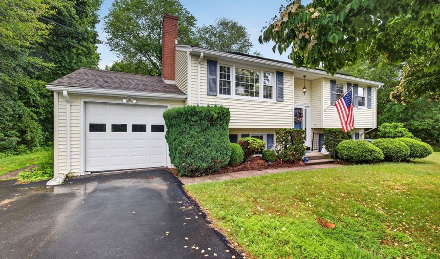 40 Cedar Rd, Clinton, CT 06413 - 3 Beds, 2 Bath