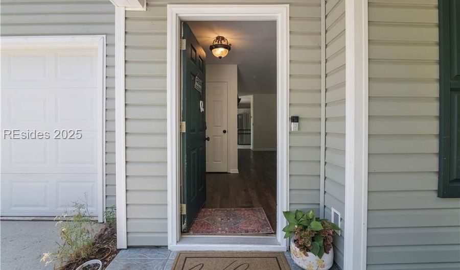 36 Sandy Pointe Dr, Bluffton, SC 29910 - 4 Beds, 4 Bath