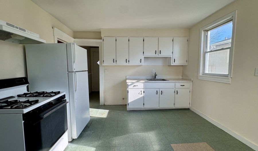 182 Sheridan St 2, Bridgeport, CT 06610 - 2 Beds, 1 Bath