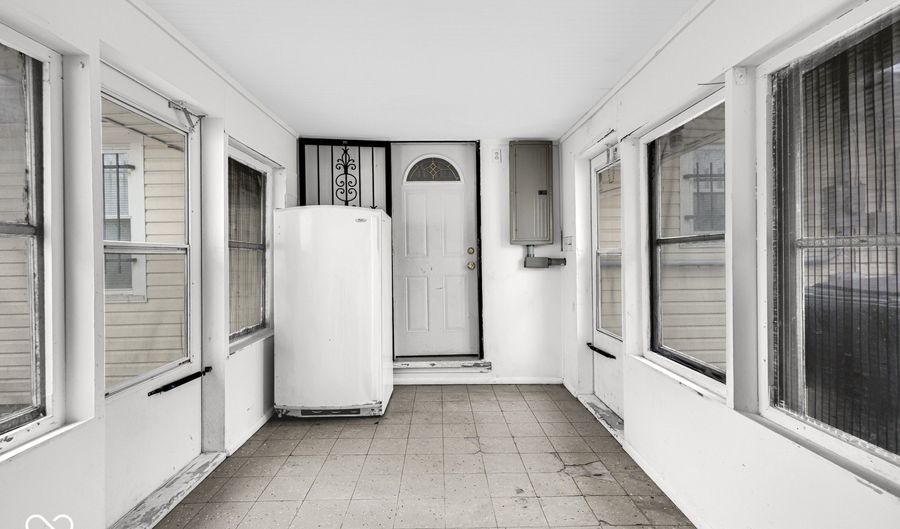 2308 W 16th St, Anderson, IN 46016 - 2 Beds, 1 Bath