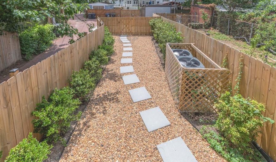 424 TAYLOR St NW 1, Washington, DC 20011 - 3 Beds, 3 Bath