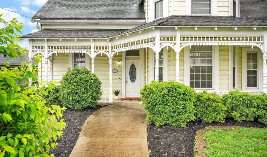 2303 Washington Ave, Bedford, IN 47421 - 3 Beds, 4 Bath