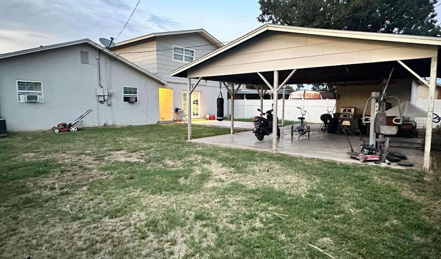 1807 W Centre Ave, Artesia, NM 88210 - 4 Beds, 4 Bath