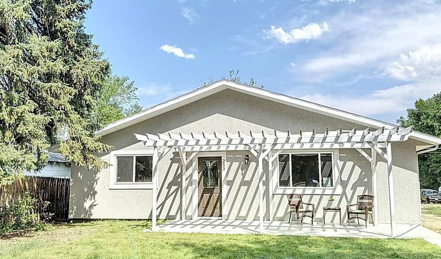 253 N Carrington Ave, Buffalo, WY 82834 - 3 Beds, 2 Bath