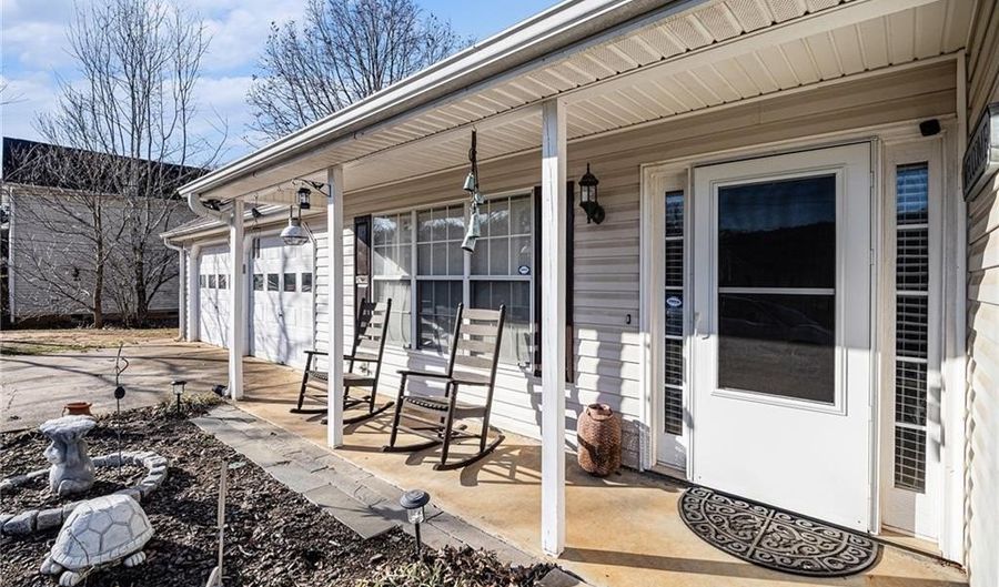 118 Manning Mill Rd NW, Adairsville, GA 30103 - 3 Beds, 2 Bath