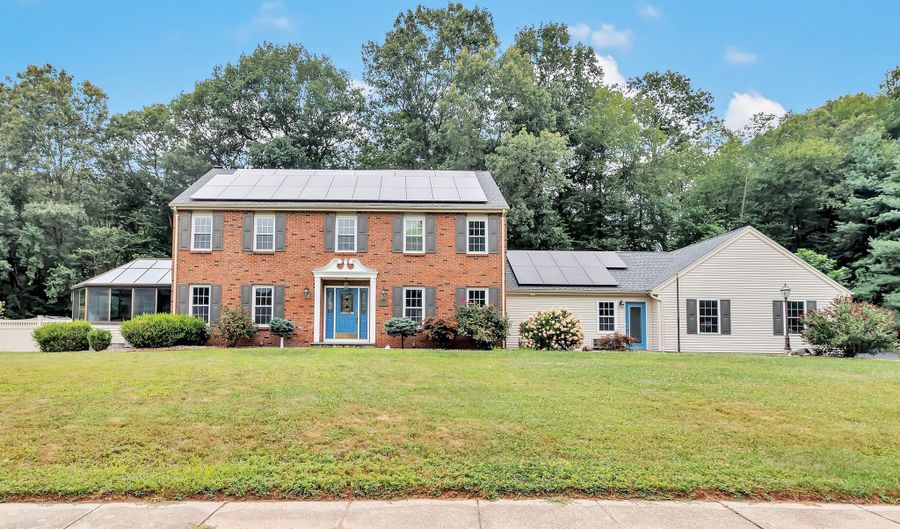 75 Brookside Pl, Cheshire, CT 06410 - 5 Beds, 4 Bath